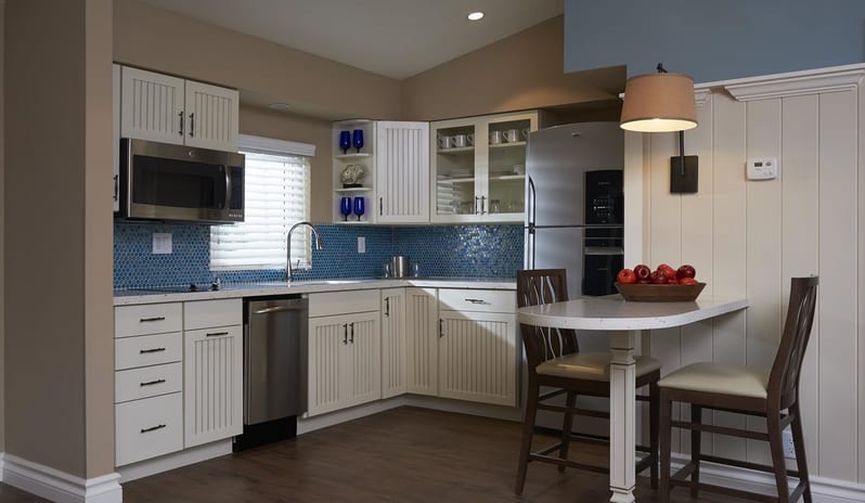 Edgewater Beach Hotel - Suite Kitchen